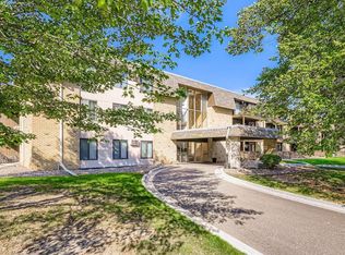 3461 Kent St APT 1002, Shoreview, MN 55126