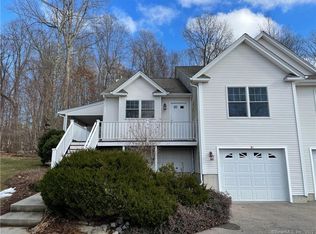 32 Murphys Dr #32, Groton, CT 06340