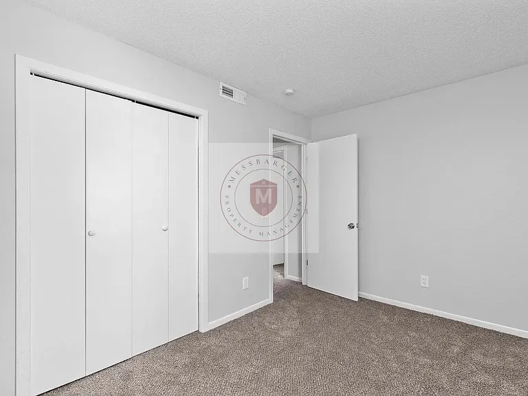 216 NW Vesper St — Photo 5