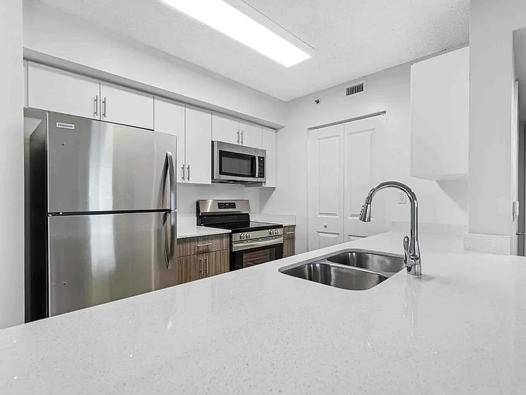 Tamarac FL apartments For Rent | Coral Vista Luxury Apartments | Apartments near Coral Springs