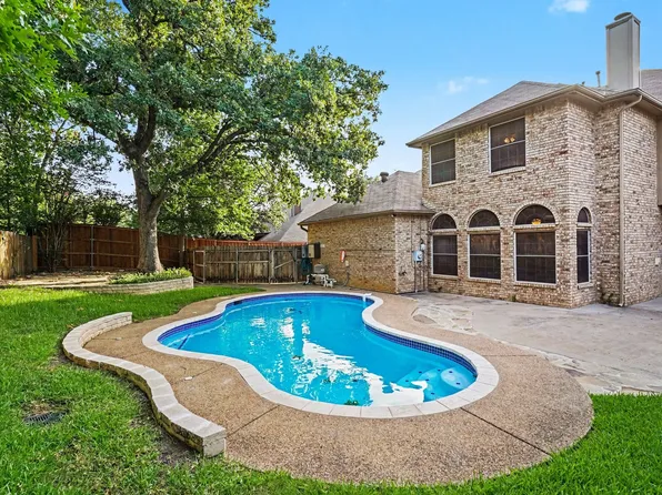 8017 Arlie Ln, North Richland Hills, TX 76182
