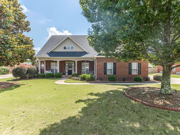 124 Roseine Dr, Warner Robins, GA 31088