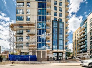 325 E 3rd St SE #1406, Calgary, AB T2G 0T9