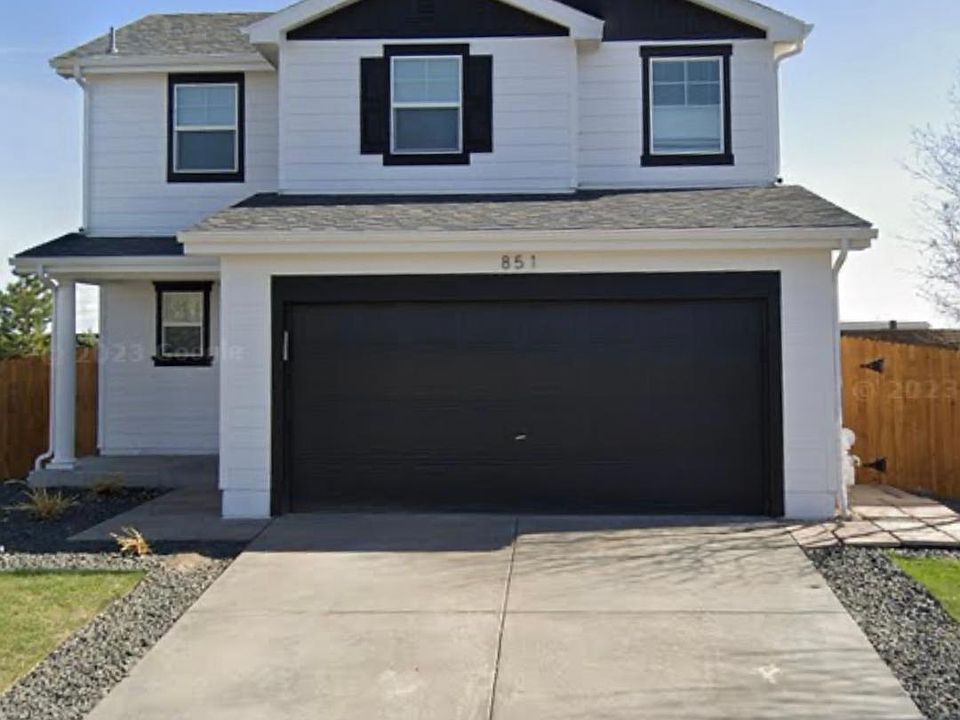 1st image of 851 Willow Dr