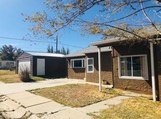 204 W Hugus St, Rawlins, WY 82301