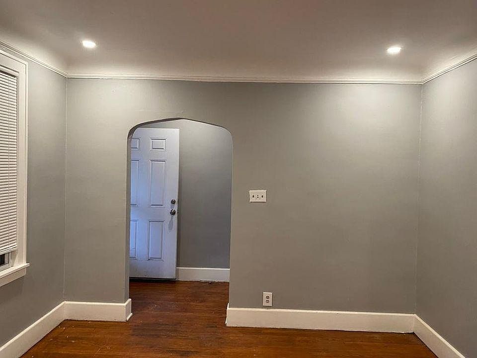 1st image of 4390 Parkinson St
