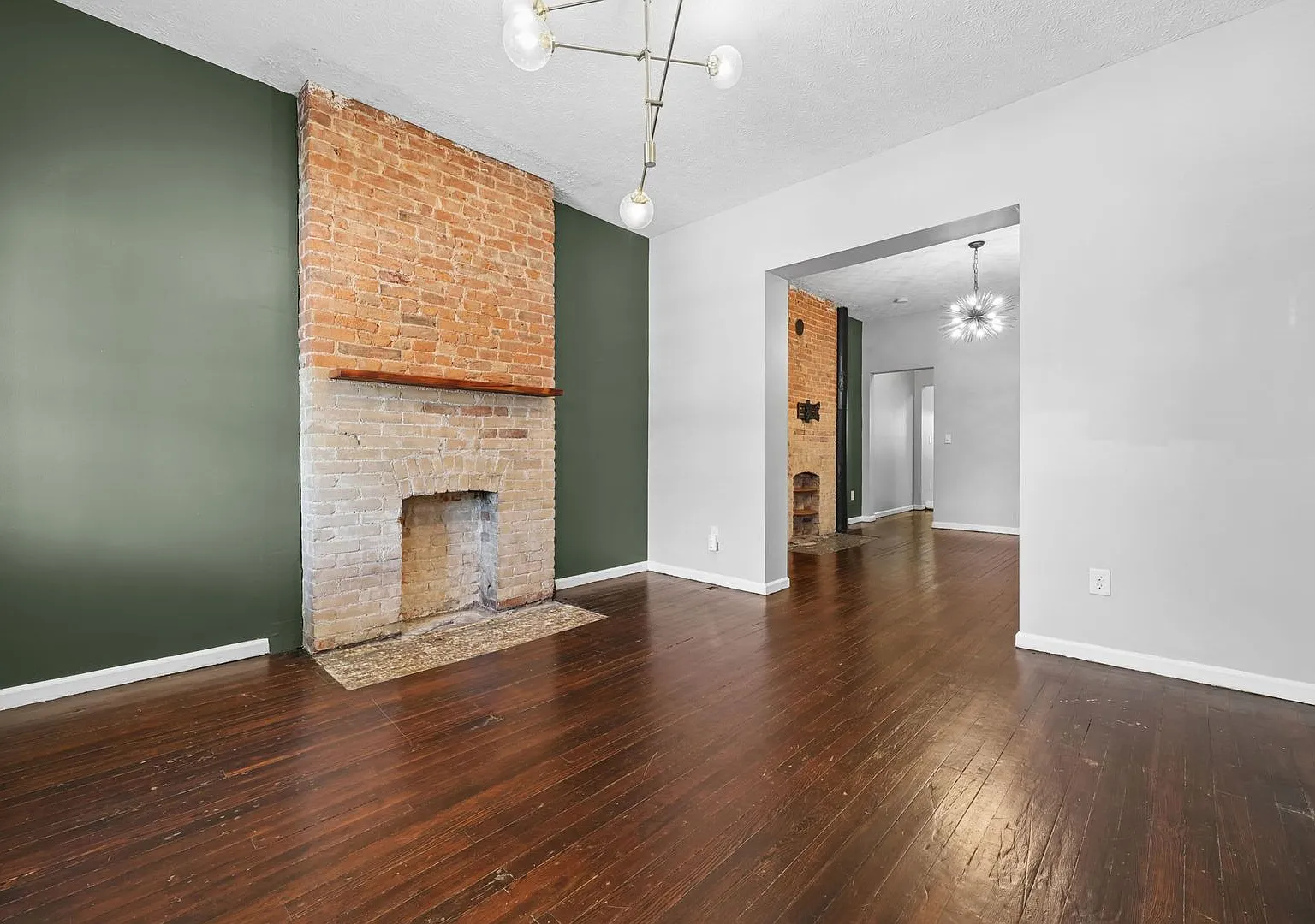 1635 Oak Street - Unit 1635 — Photo 1