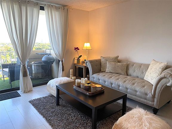 3rd image of 2350 NE 135th St APT 708