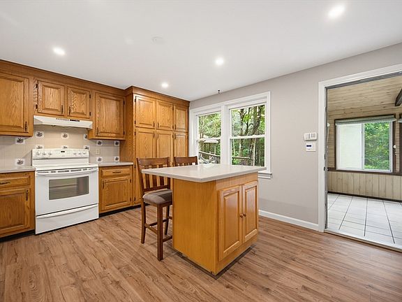 2nd image of 81 Rocky Meadow St