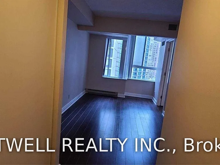 44 Gerrard St W #1108 — Photo 3
