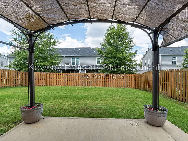 435 Brantley Cove Cir — Photo 23