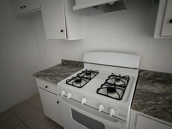 4th image of 849 Cherry Ave #B