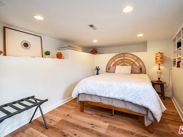 20402 Paradise Ln — Photo 33