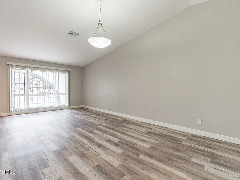 2318 E Lupine Ave — Photo 11