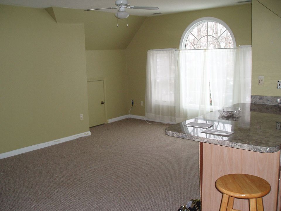 2nd image of 41 Dory Dr