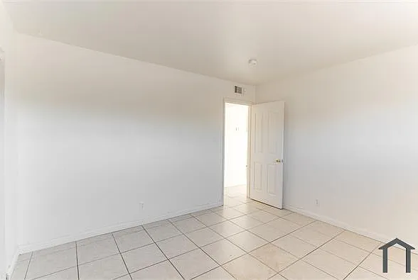 3370 Athens St #4 — Photo 12