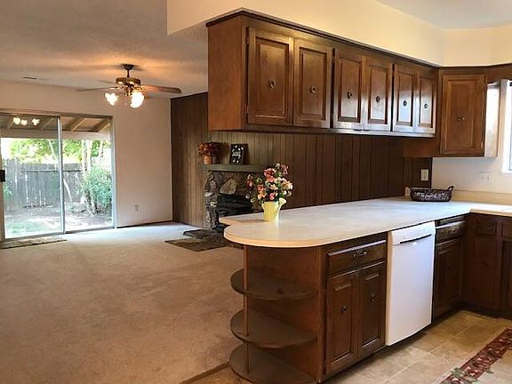 4th image of 5129 Papaya Dr