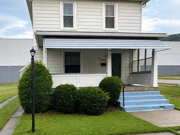 305 Liberty St, Franklin, PA 16323