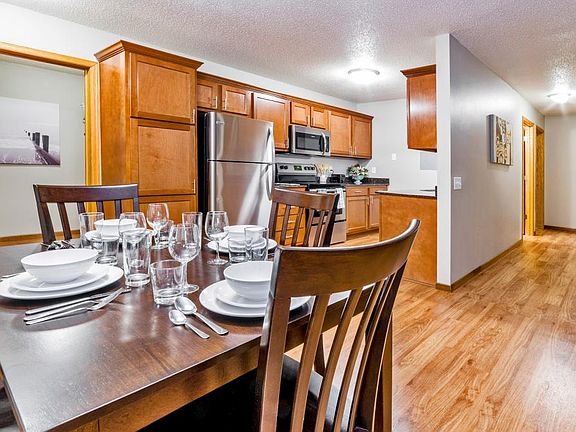 4th image of 390 9th Ave SW APT 12