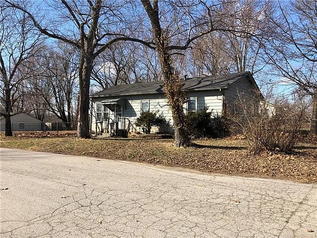 1202 Trask St Excelsior Springs MO 64024 Zillow