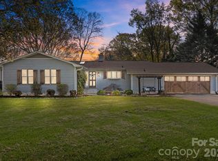 5218 Glenwood St, Sherrills Ford, NC 28673