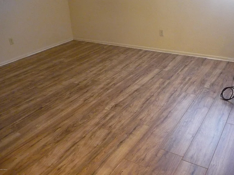 808 S Langley Ave #106 — Photo 13