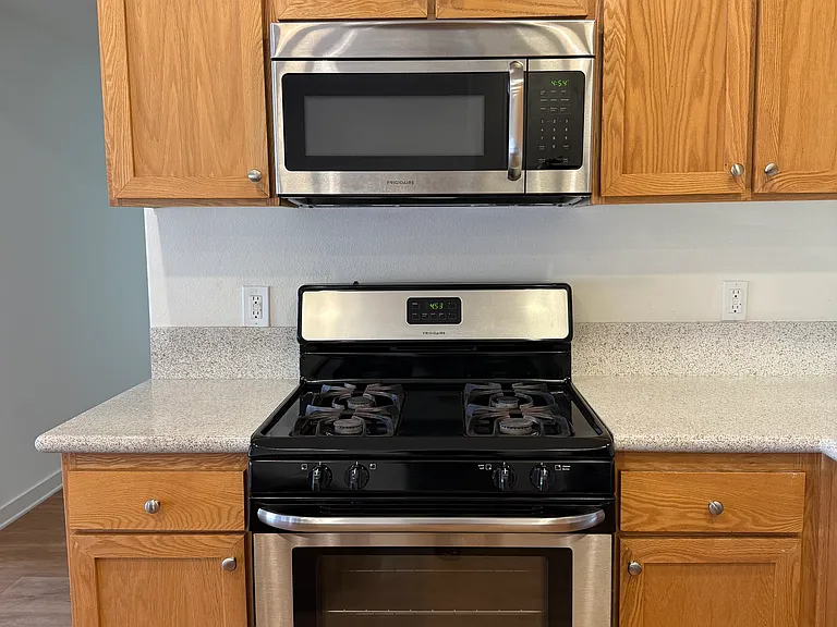 Oven & over-the-range microwave