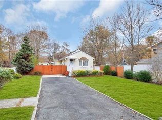 128 W Orange St, Brentwood, NY 11717