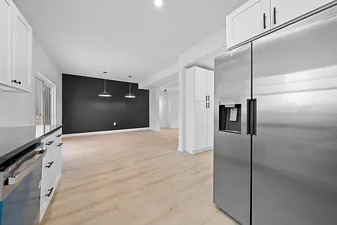 1462 Hamlet St — Photo 11