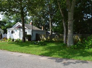 10 Midland Ave, Mastic, NY 11950