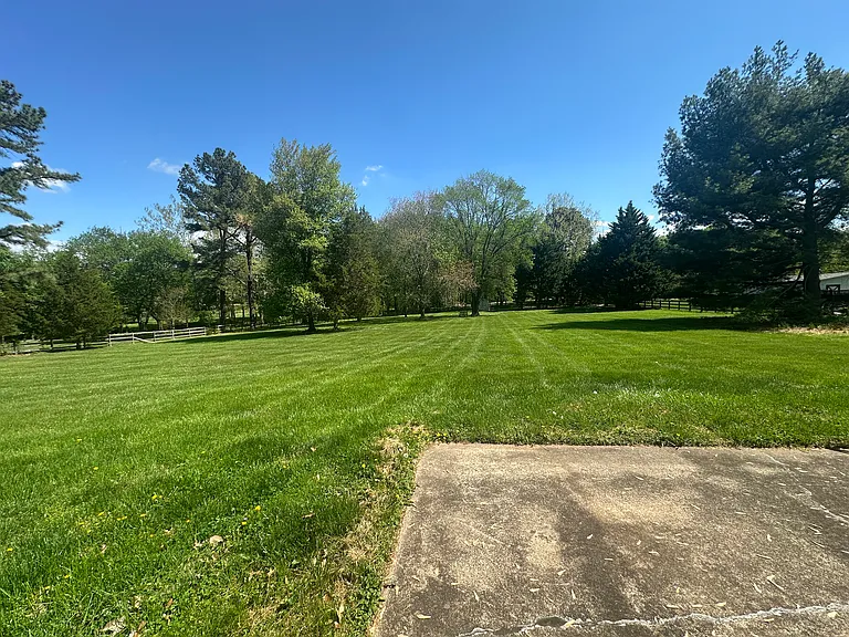 703 Kentland Dr — Photo 47