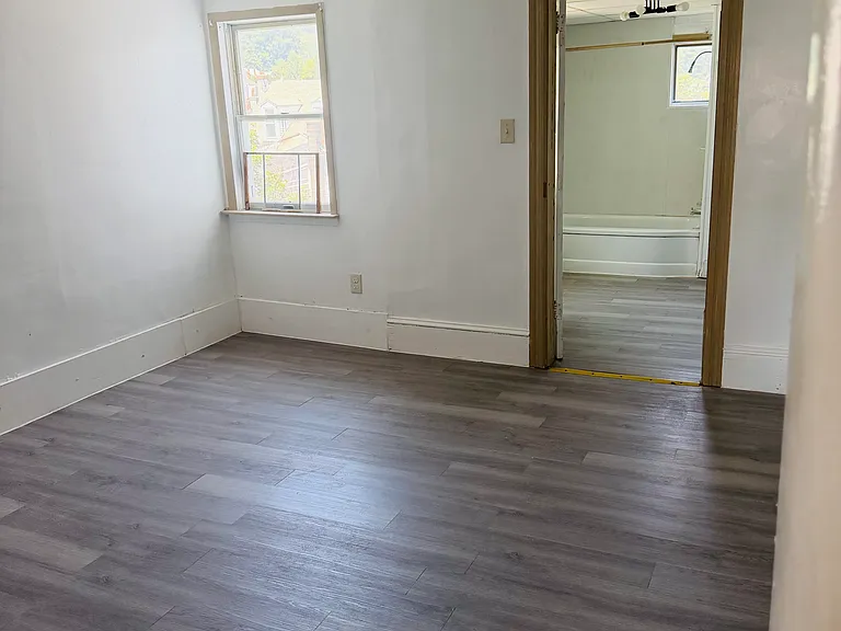 444 Lewis St — Photo 9