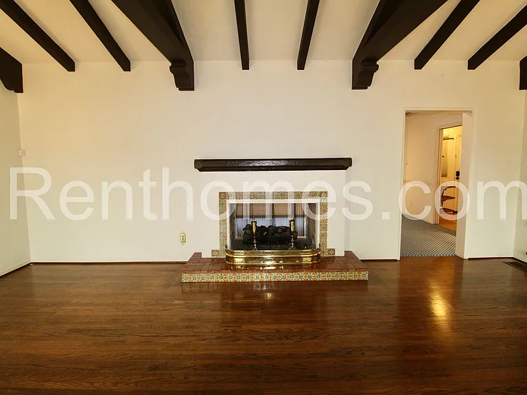 2244 Plum St — Photo 7