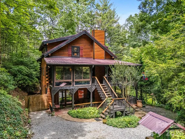 696 Top Of The Mountain Rd, Hendersonville, NC 28739