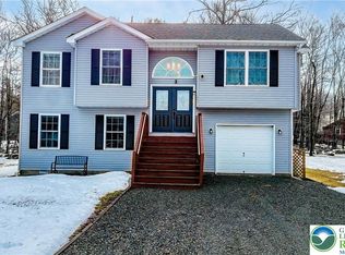 3305 Woodland Dr, Tobyhanna, PA
