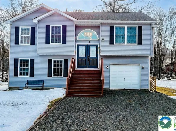 3305 Woodland Dr, Tobyhanna, PA 18466