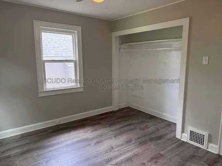 2723 Lathrop Ave — Photo 5