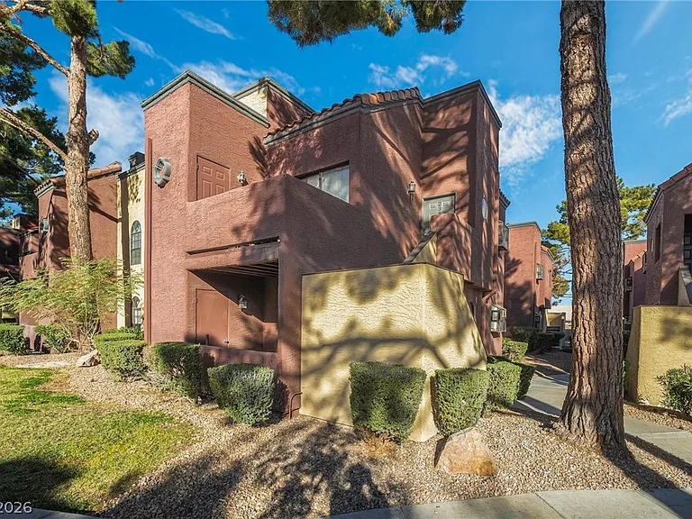 4050 Pacific Harbors Dr #135 — Photo 2