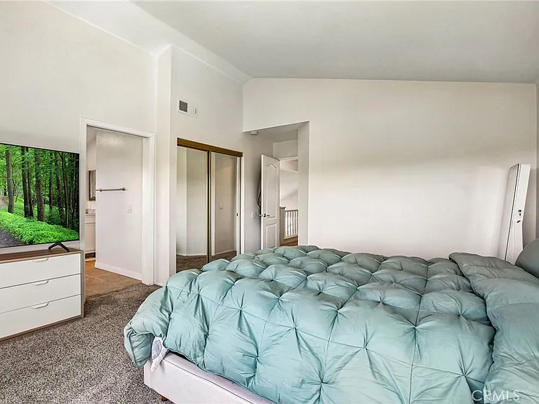 24882 Oxford Dr — Photo 28