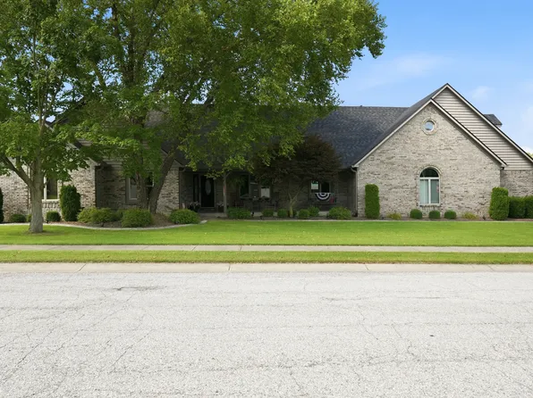 702 Peach Tree Ln, Danville, IN 46122