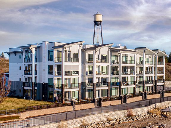 3rd image of 447 W Waterside Dr APT 401