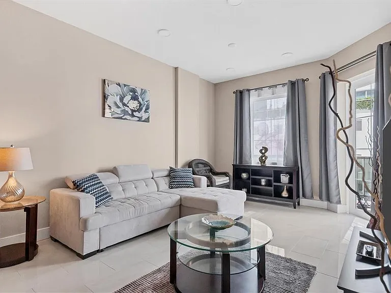 1500 State St #403 — Photo 10