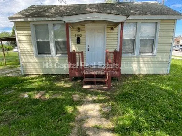 1693 Market St, Madison, IL 62060