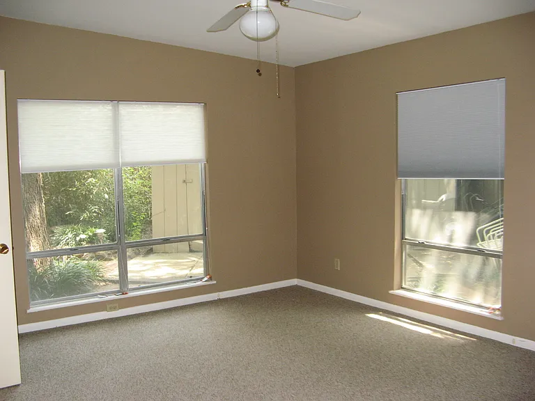 111 Alan A Dale Cir — Photo 12