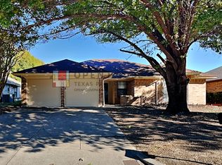 6912 Wayfarer Trl, Fort Worth, TX 76137