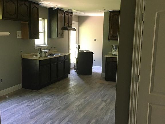 2nd image of 220 Darien Dr