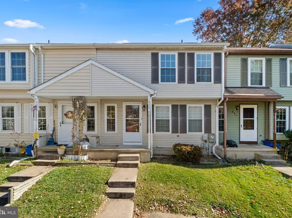 839 Ewing Dr, Westminster, MD 21158