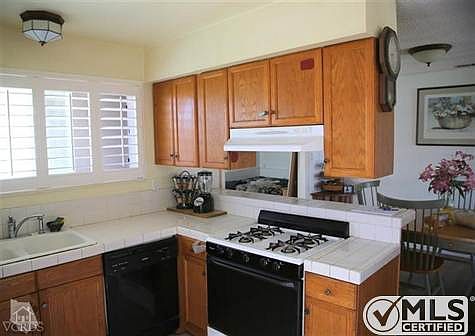 4th image of 1521 Park Ave
