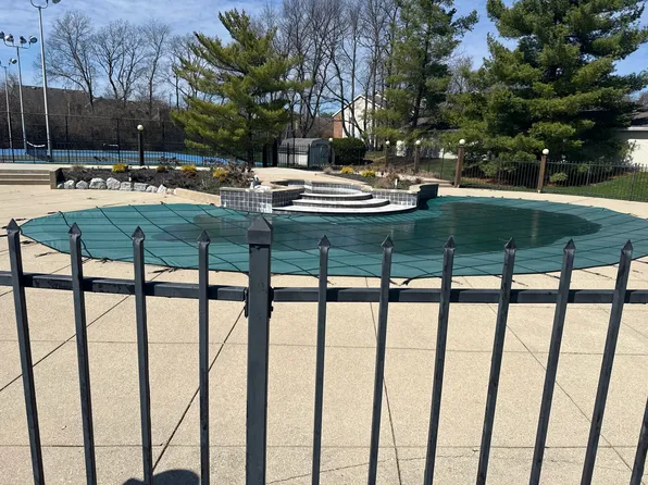 6620 Green Branch Dr APT 6, Dayton, OH 45459