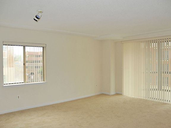 3rd image of 24 Courthouse Sq APT 304
